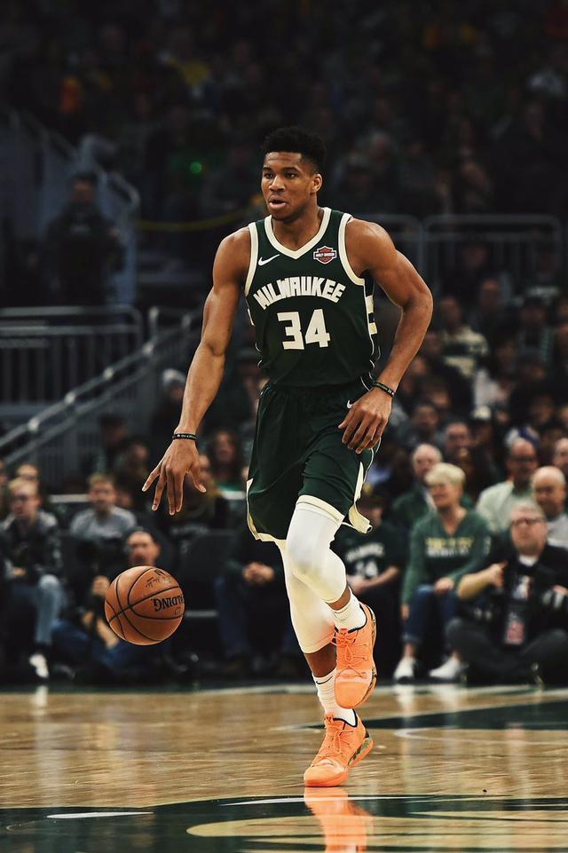 场上发挥更 场上发挥更