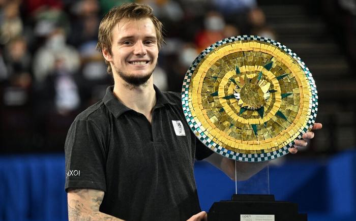 申京曾在上 申京曾在上